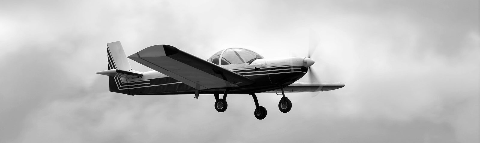 Plane-BW-e1470771354653